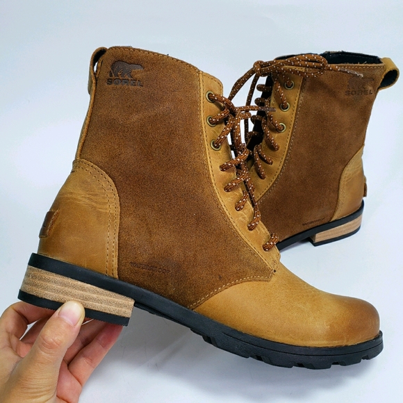 SOREL EMELIE SHORT WATERPROOF LACE UP BOOT - Picture 6 of 7